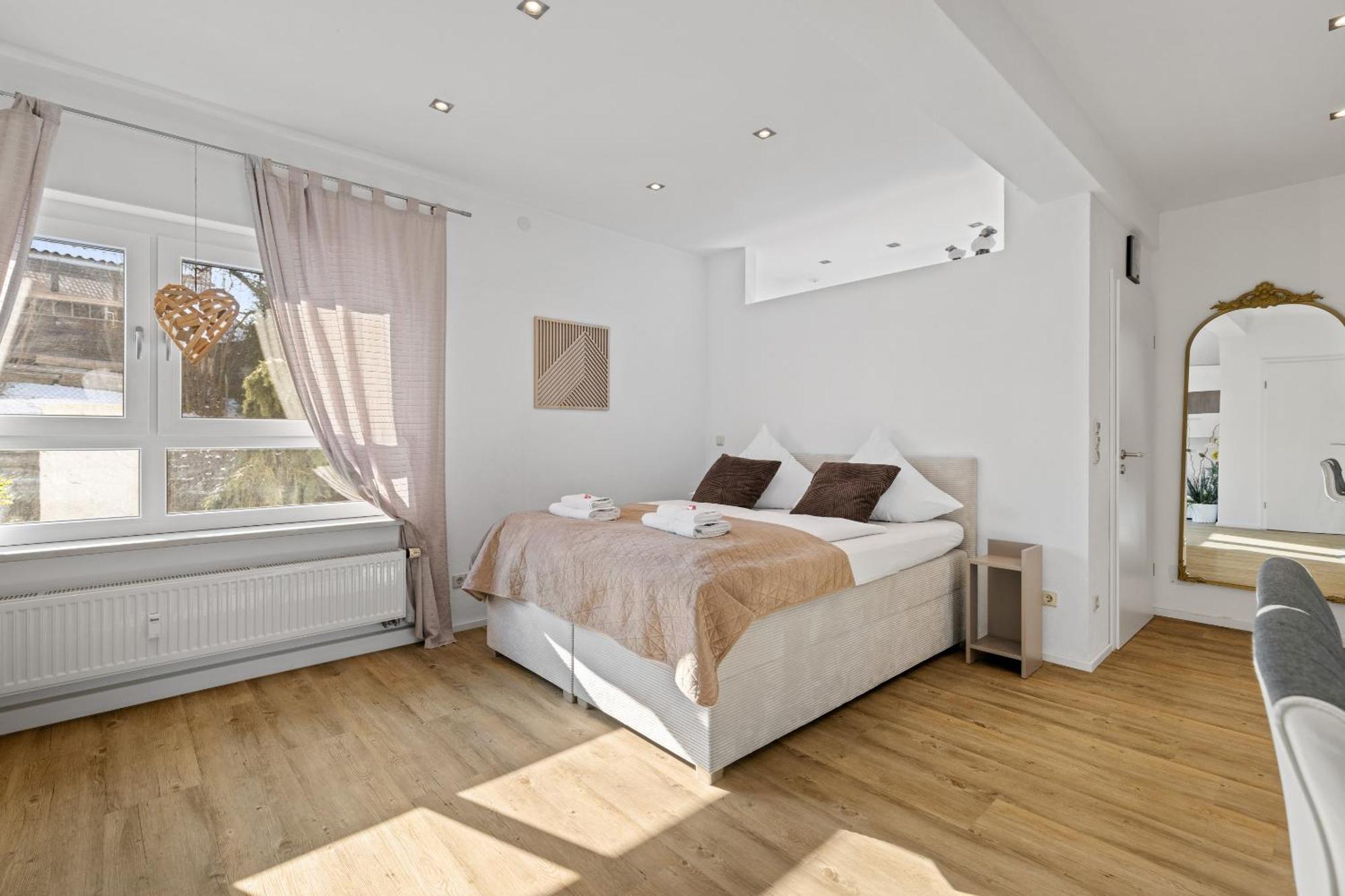 Goldcream Suites - Modern - Netflix - Free Parking Günzburg Eksteriør bilde
